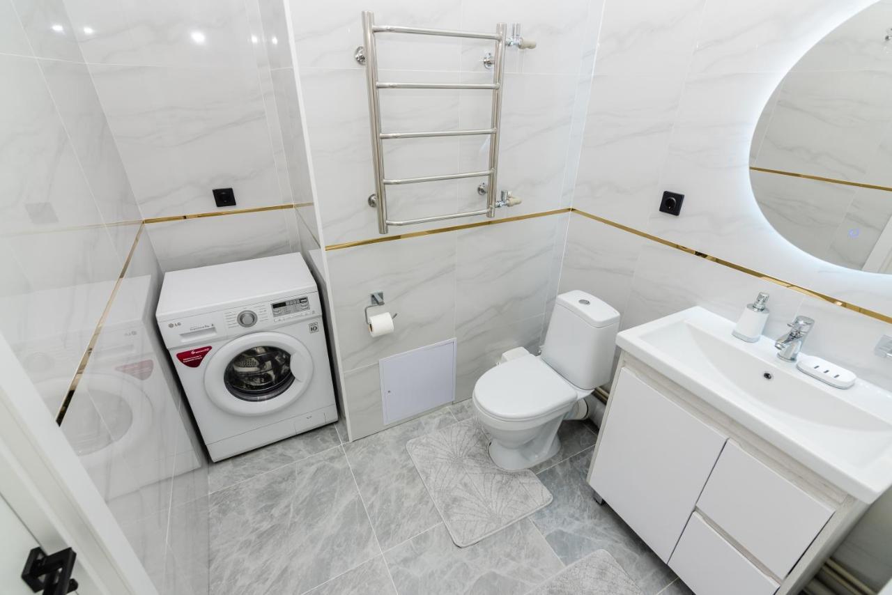 Heaven 10 Apartment Almaty Luaran gambar