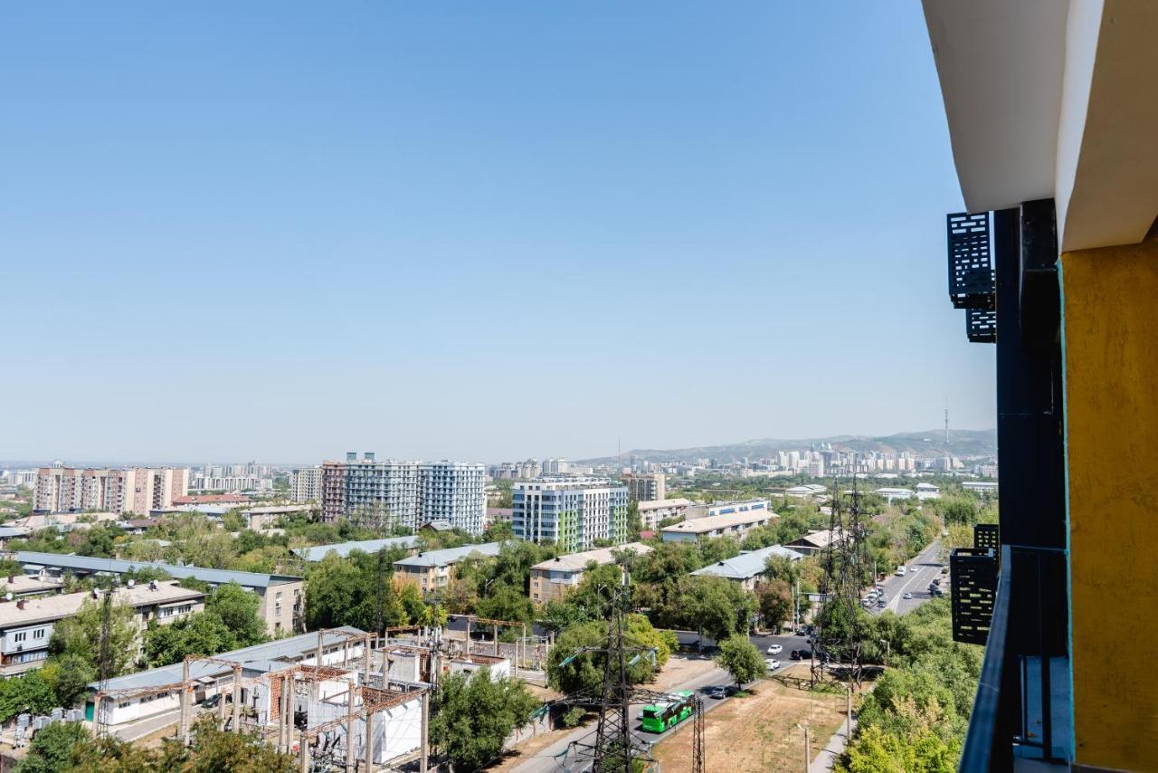 Heaven 10 Apartment Almaty Luaran gambar
