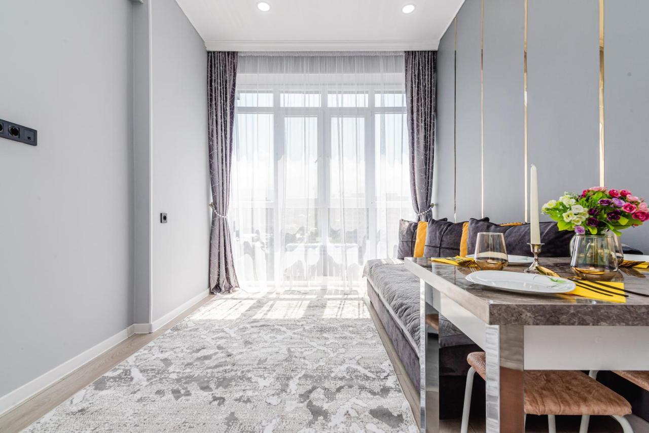 Heaven 10 Apartment Almaty Luaran gambar