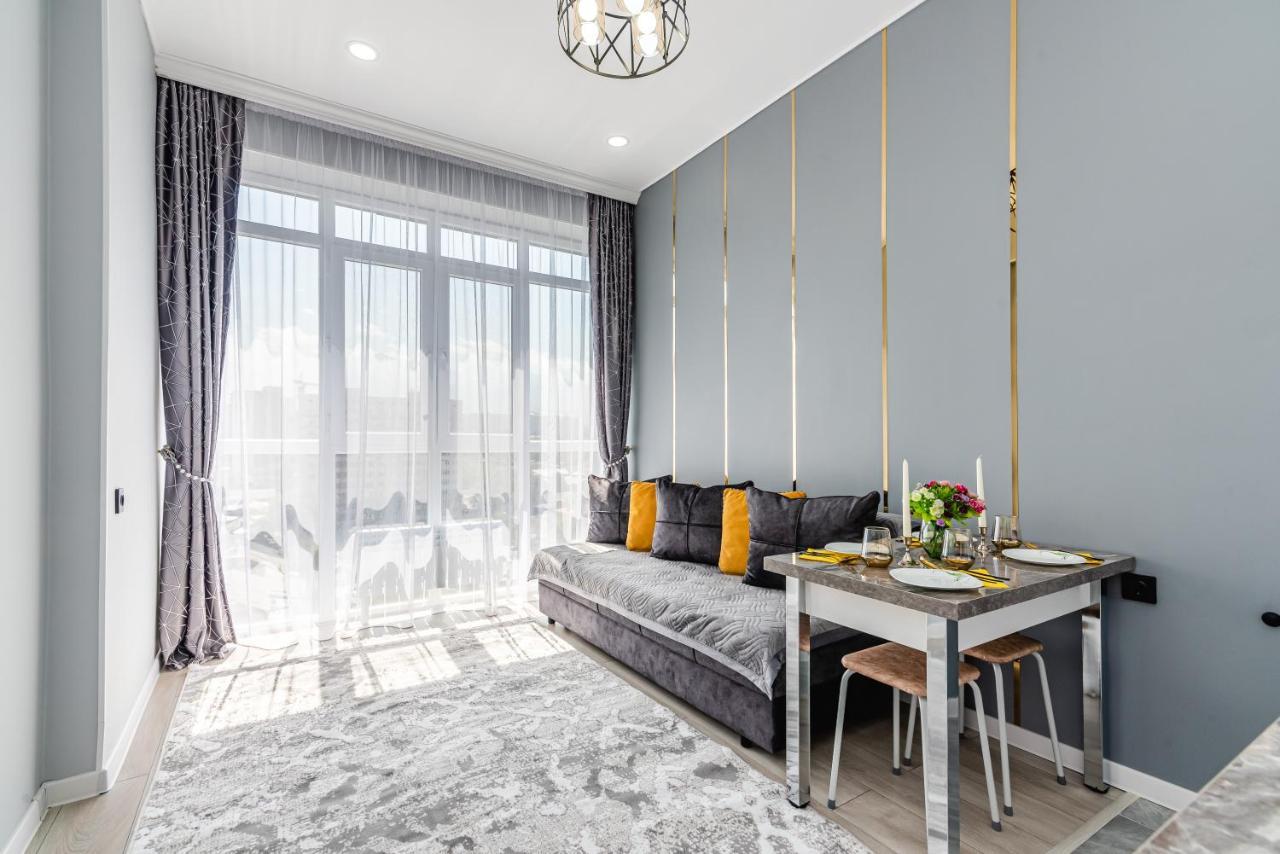 Heaven 10 Apartment Almaty Luaran gambar