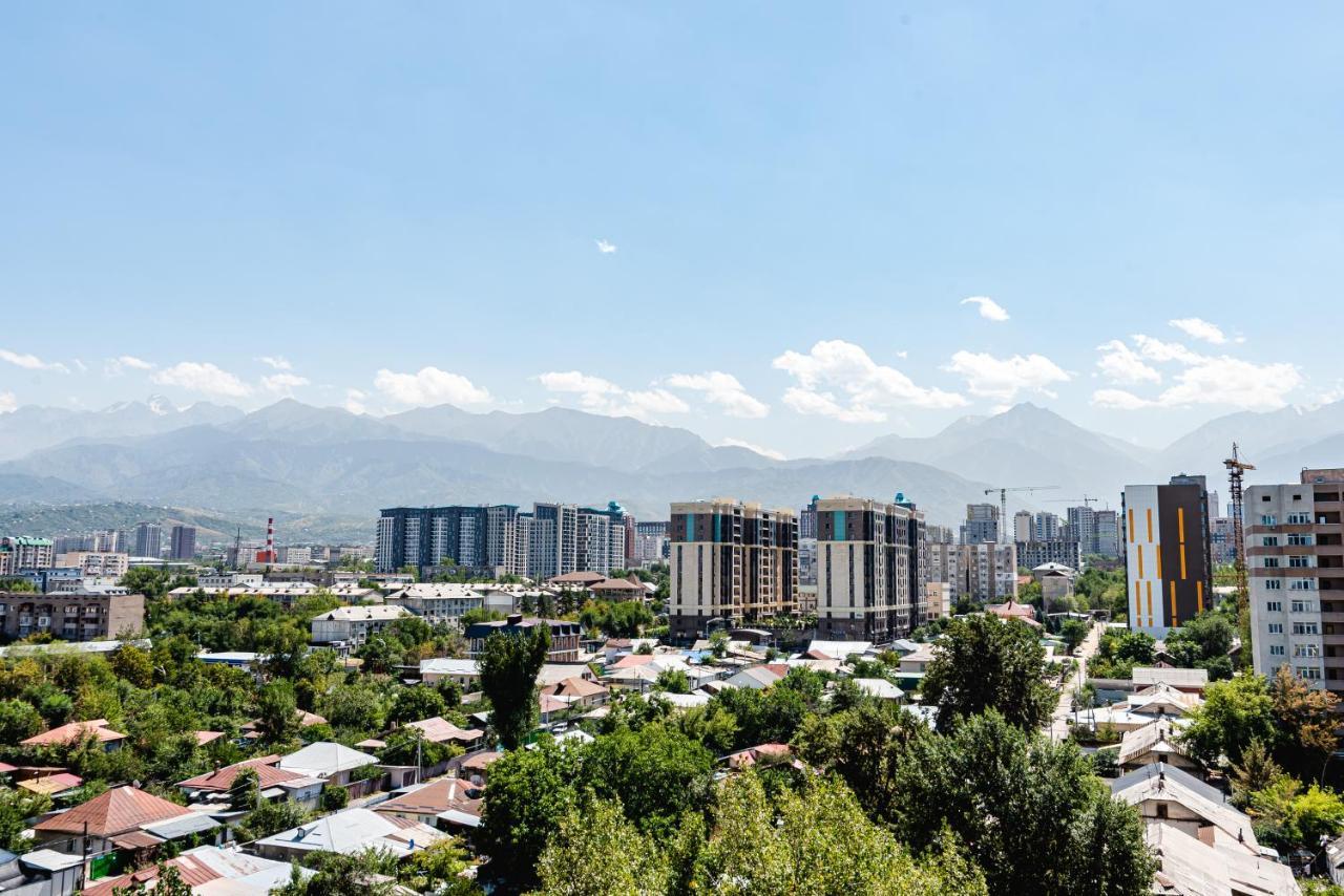 Heaven 10 Apartment Almaty Luaran gambar