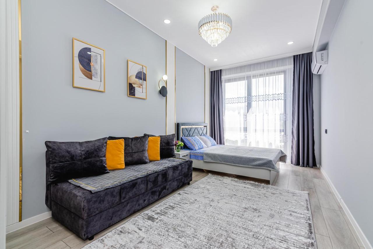 Heaven 10 Apartment Almaty Luaran gambar